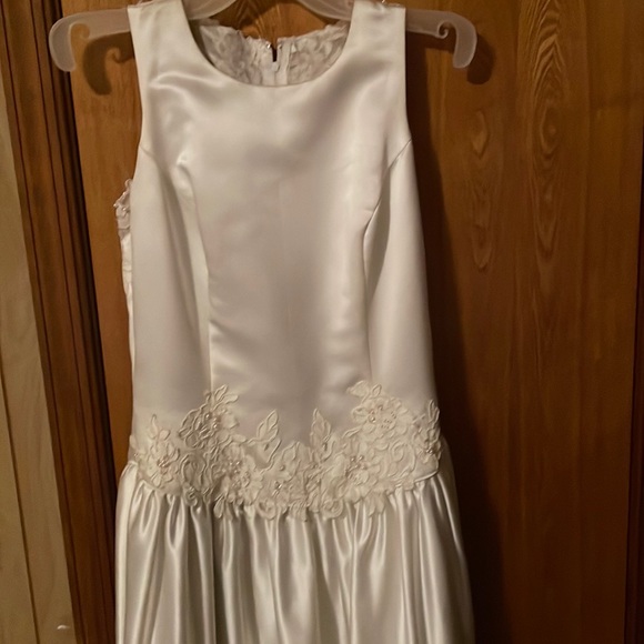 Wedding Dress - Picture 6 of 7